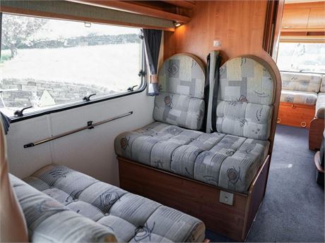 Auto-Trail Apache 700 4