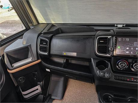 Pilote Expression G690D 22