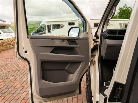 Volkswagen T6.1 Campervan Transporter 2.0 66
