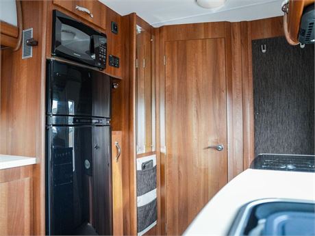 Auto-Sleepers Cotswold Cotswold EB 73