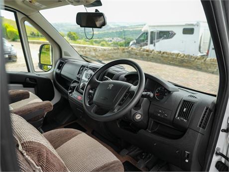 Auto-Sleepers Cotswold Cotswold EB 89