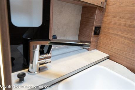 Knaus Tourer Van 22