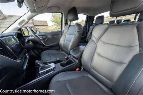 Isuzu D-Max 1.9 TD DL40 Auto 4WD Euro 6 (s/s) 4dr 37