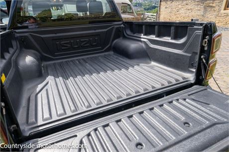 Isuzu D-Max 1.9 TD DL40 Auto 4WD Euro 6 (s/s) 4dr 20