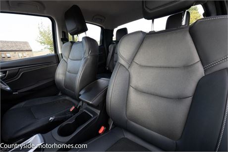 Isuzu D-Max 1.9 TD DL40 Auto 4WD Euro 6 (s/s) 4dr 36