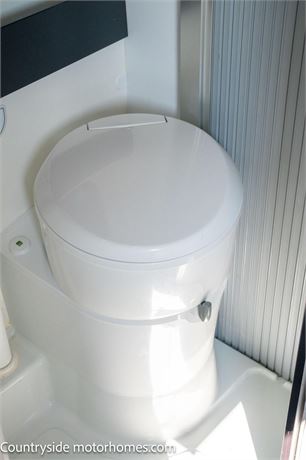 Adria Twin 600 SPB 39