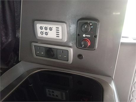 Toyota Alphard 2.4 4wd 13