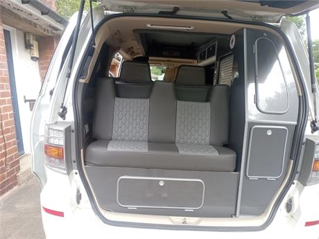 Toyota Alphard 2.4 4wd 7